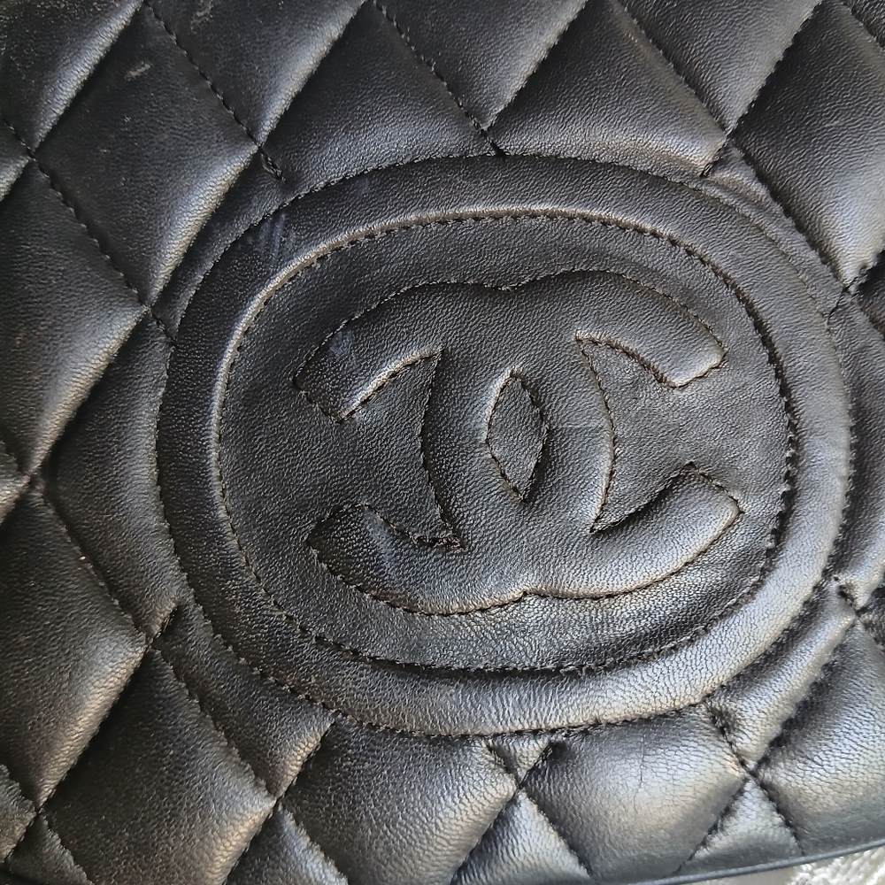 Chanel 80's Bucket Bag - Picture 11 of 16